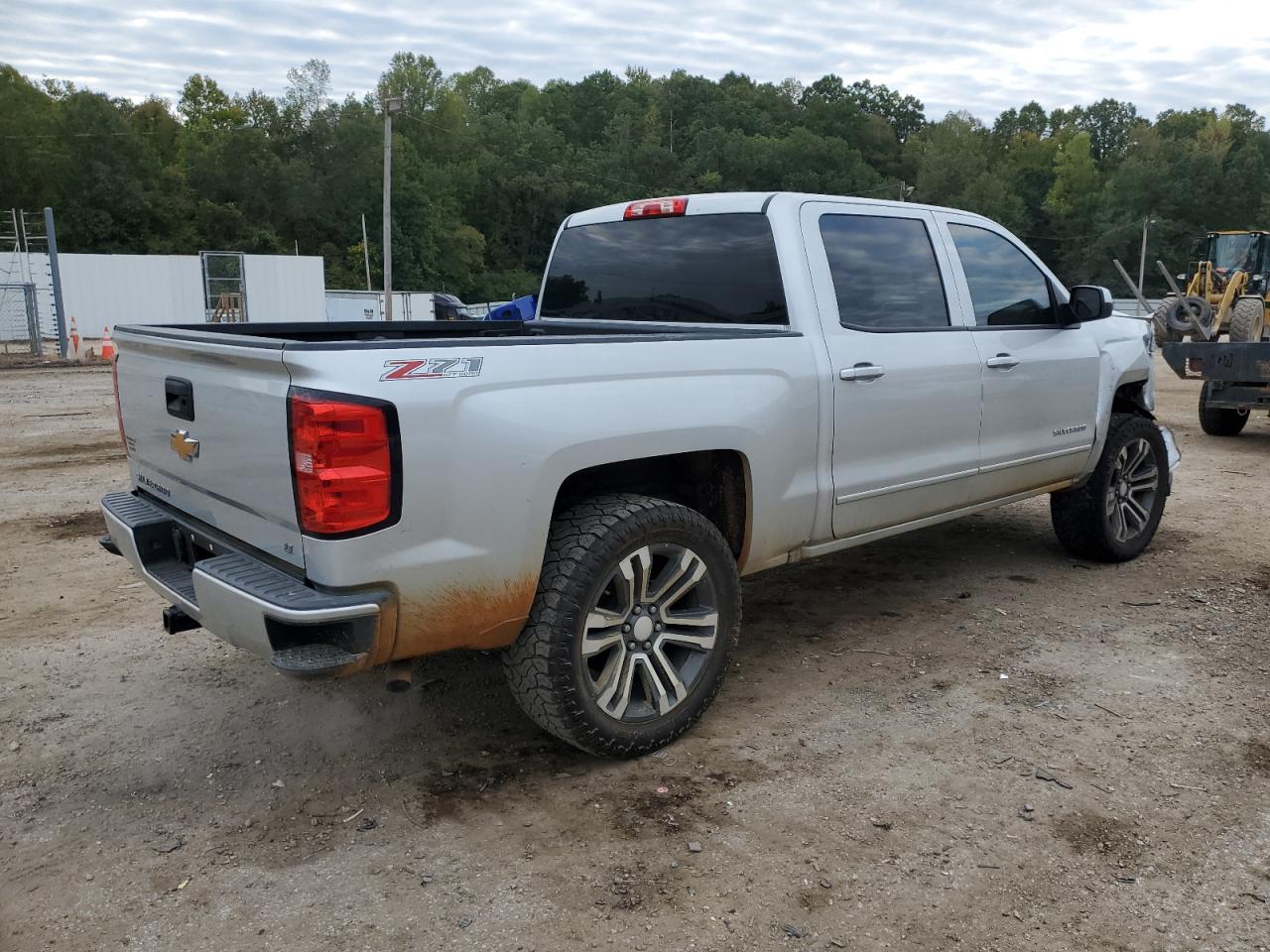 2016 Chevrolet Silverado - Image 3