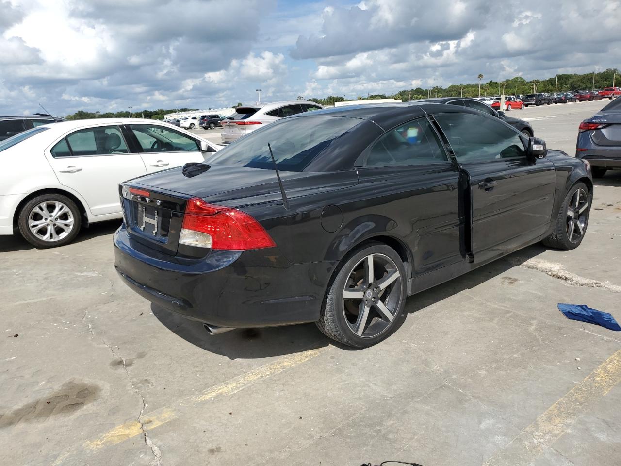 2012 Volvo C70 - Image 3