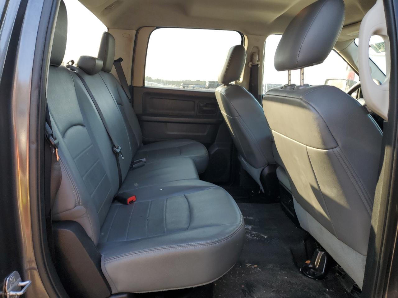 2014 RAM 1500 - Image 10
