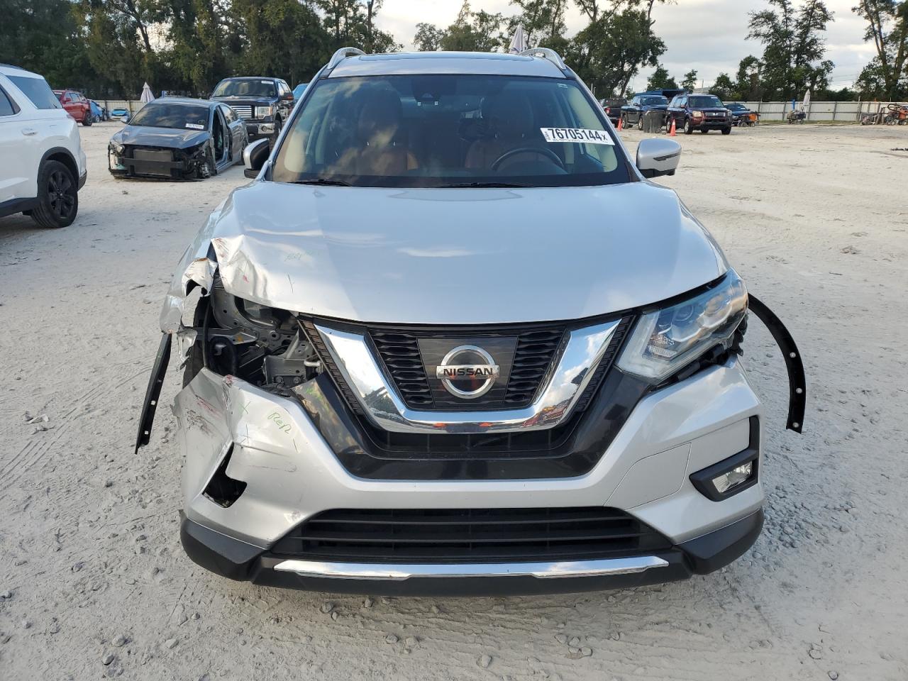 2017 Nissan Rogue - Image 5