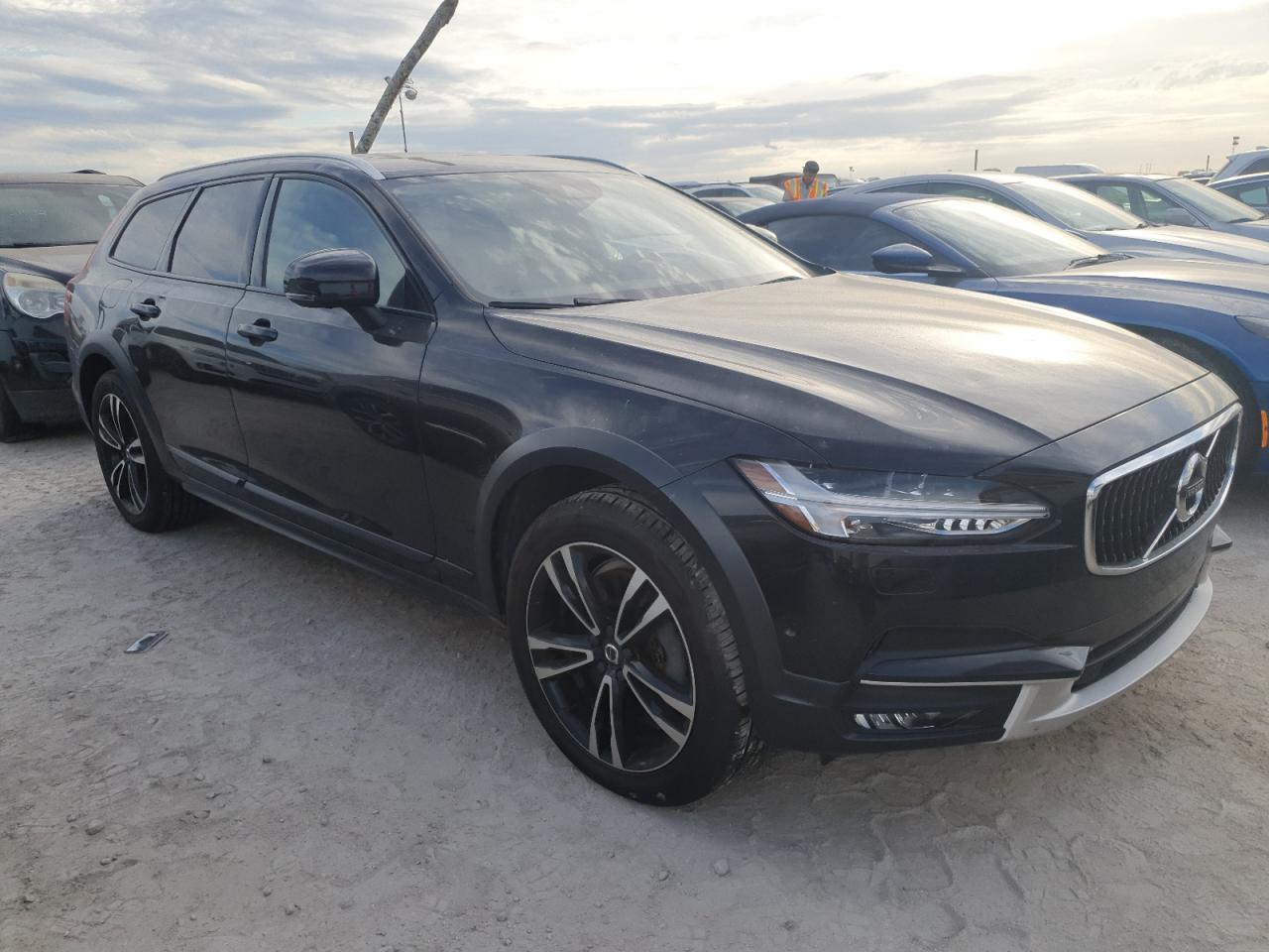 YV4102NK7J1020104 2018 Volvo V90 Cross Country T5 Momentum