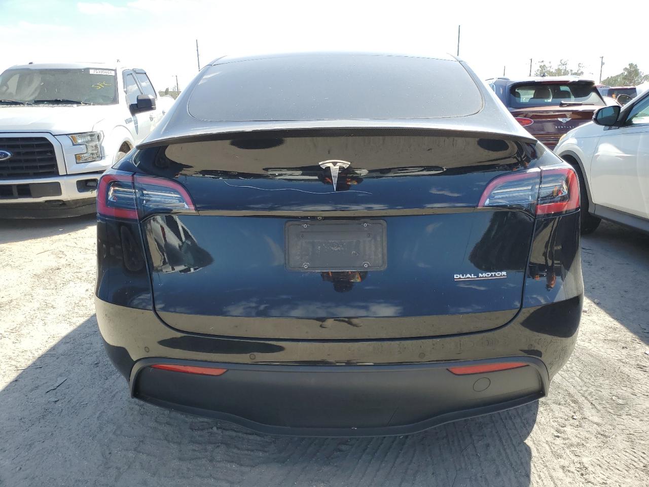 7SAYGDEF7NF451053 2022 Tesla Model Y