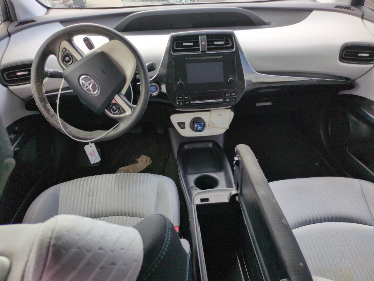 2017 Toyota Prius - Image 8