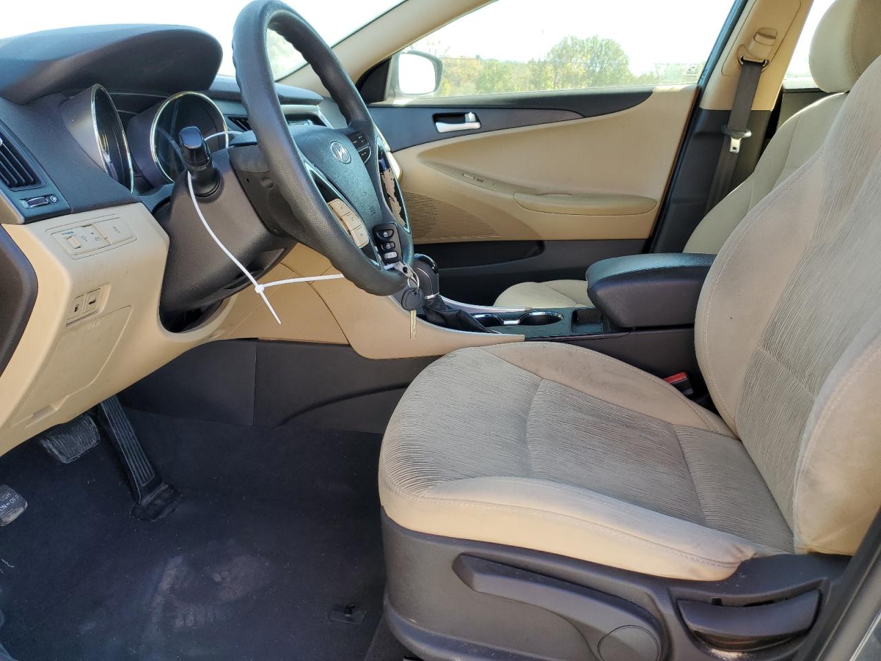 2011 Hyundai Sonata - Image 7