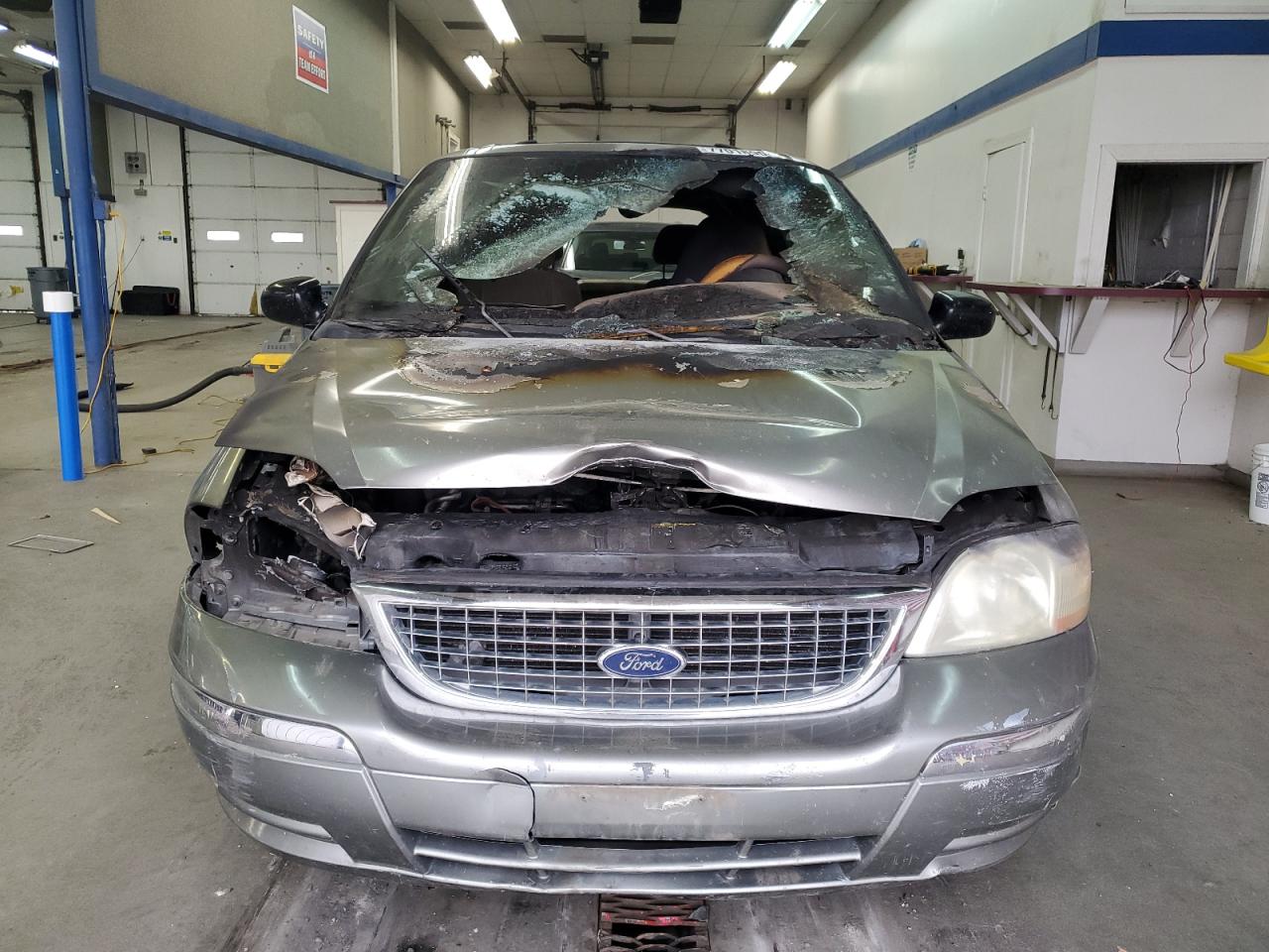 2003 Ford Windstar - Image 5