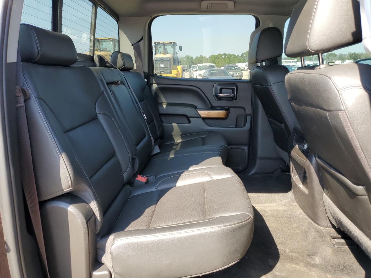 2016 Chevrolet Silverado - Image 10