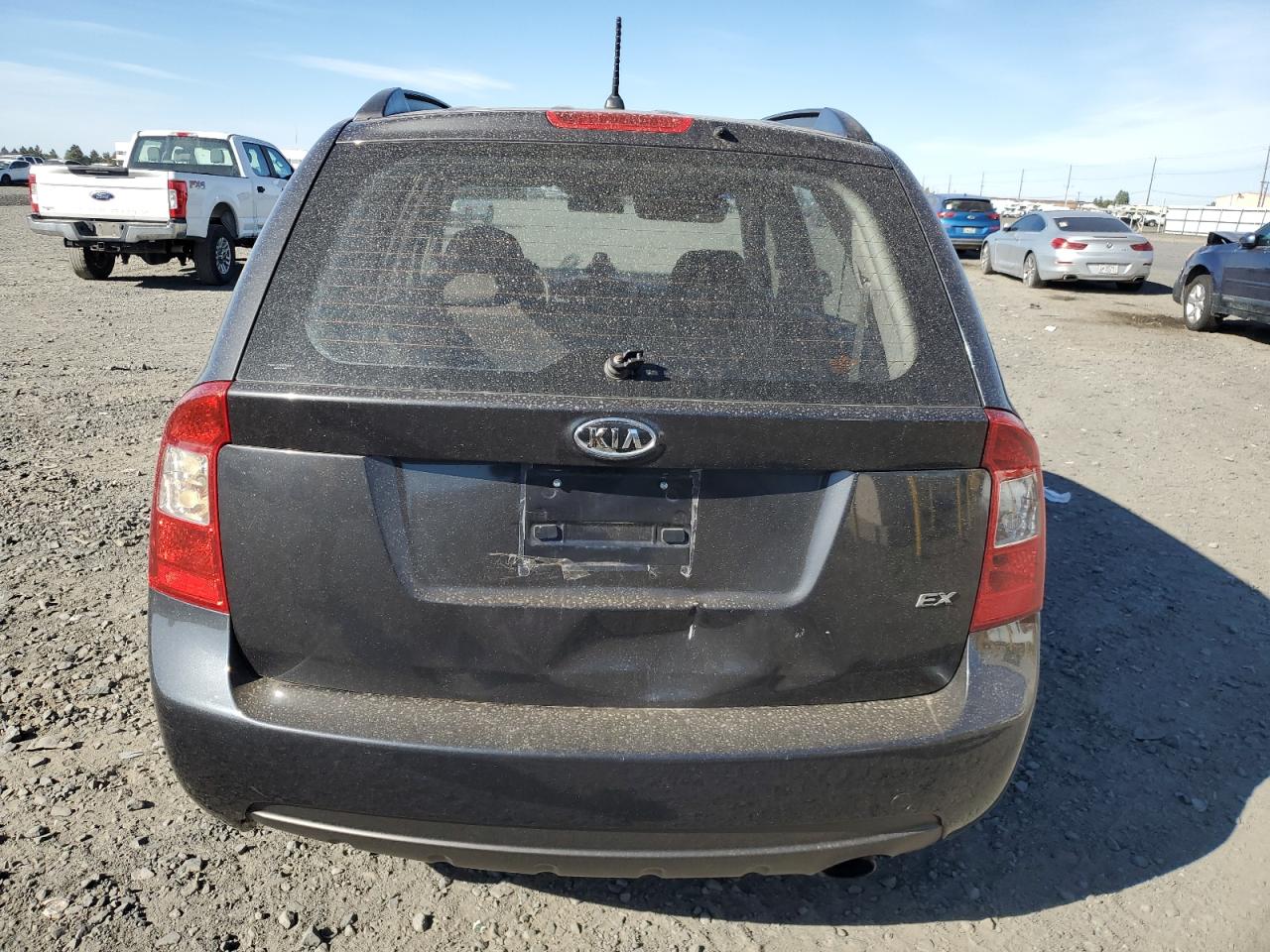 2007 Kia Rondo Base VIN: KNAFG525477091638 Lot: 71714004