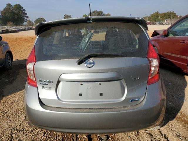 Hatchbacks NISSAN VERSA 2015 Srebrny