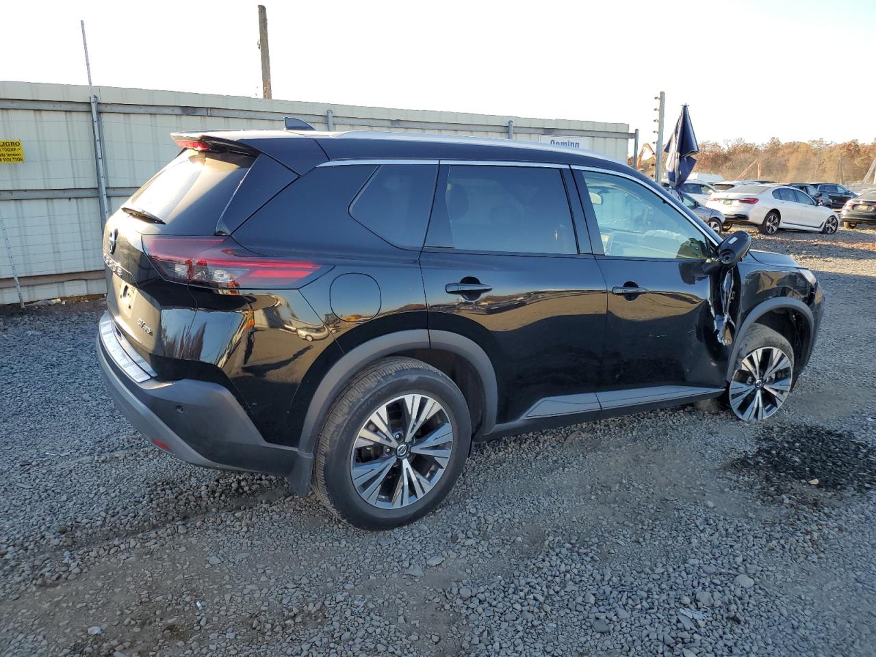 2021 Nissan Rogue - Image 3
