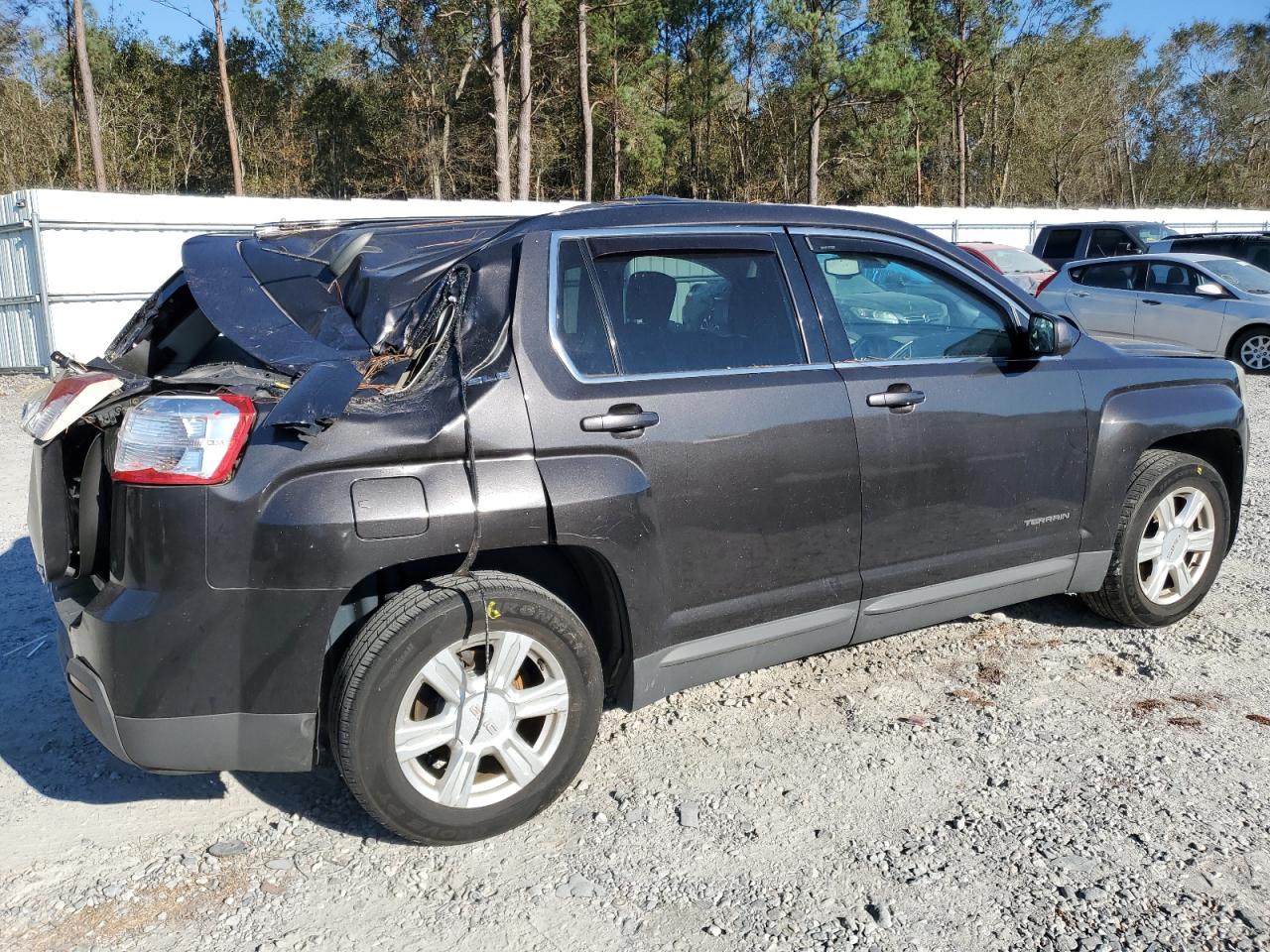 2015 GMC Terrain - Image 3