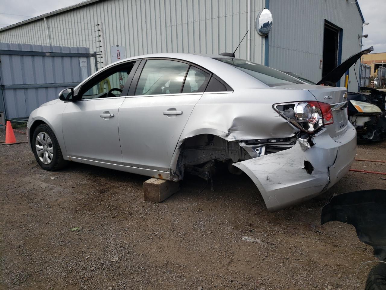 2015 Chevrolet Cruze - Image 2