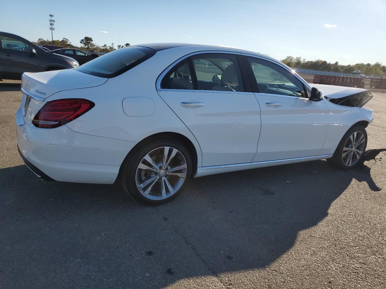 VIN 55SWF4KB7GU109841 2016 MERCEDES-BENZ C-CLASS no.3