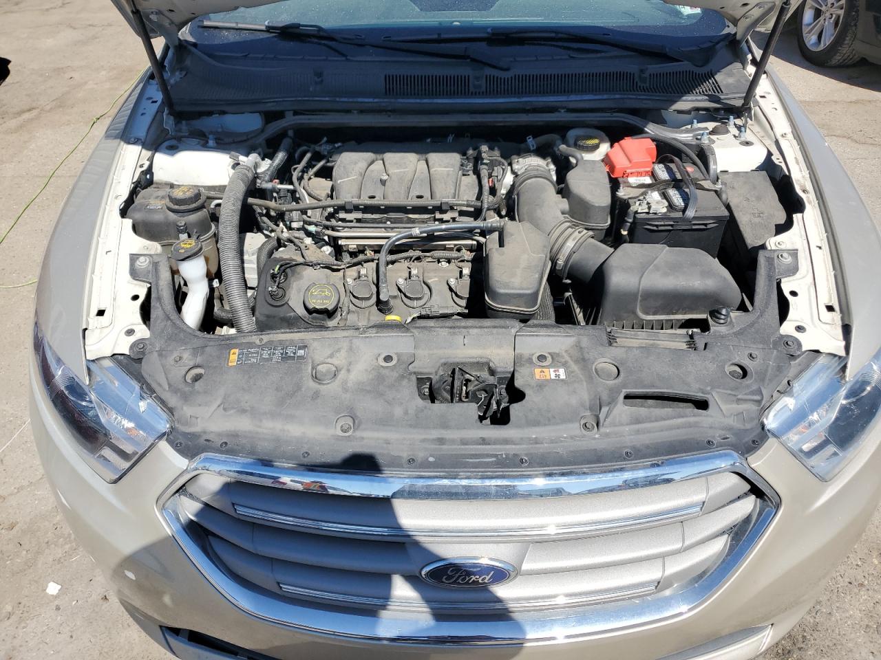 1FAHP2E8XJG102882 2018 Ford Taurus Sel