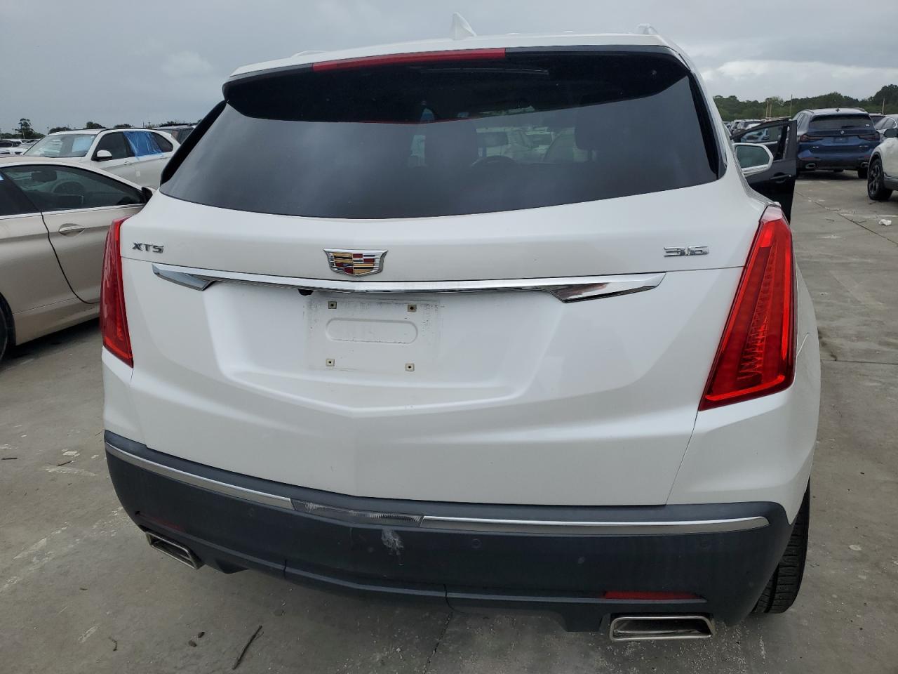 2017 Cadillac Xt5 Luxury VIN: 1GYKNBRS8HZ193915 Lot: 73776284