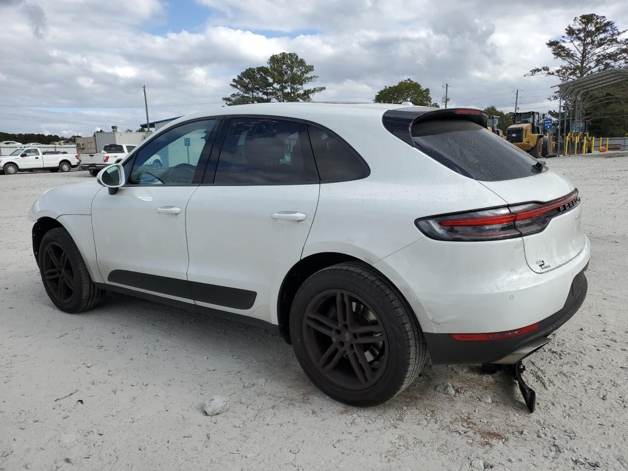 2020 Porsche Macan - Image 2