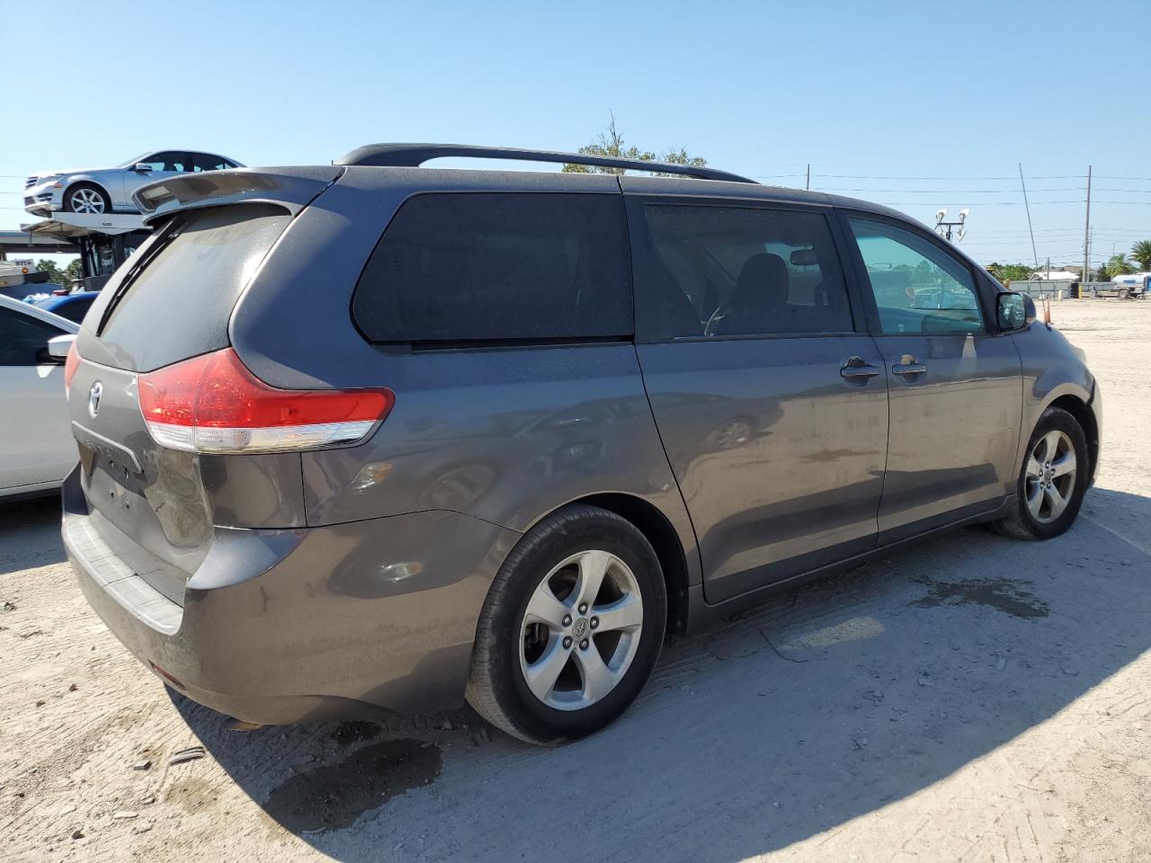 2011 Toyota Sienna Le VIN: 5TDKK3DC4BS132817 Lot: 75361504