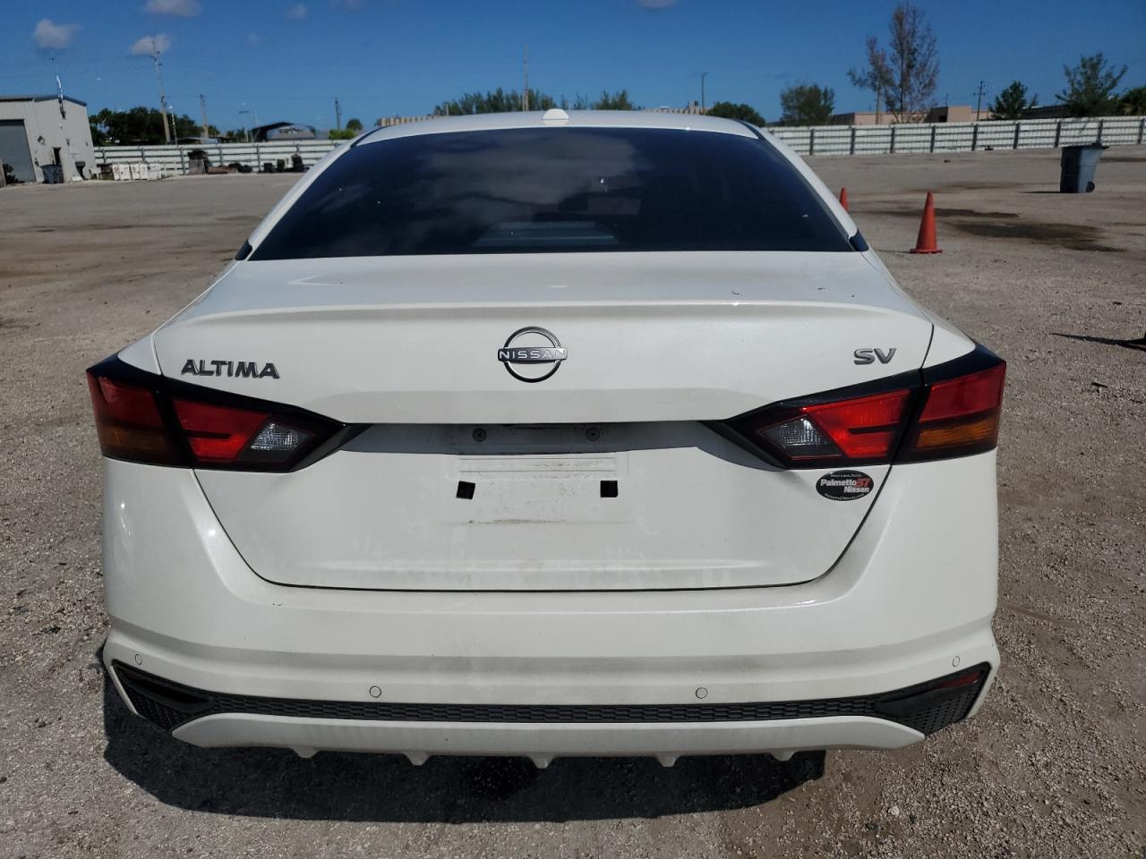 2024 Nissan Altima - Image 6