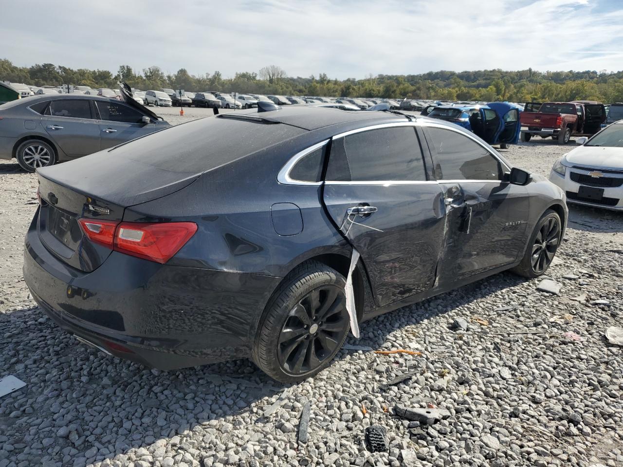 2018 Chevrolet Malibu - Image 3