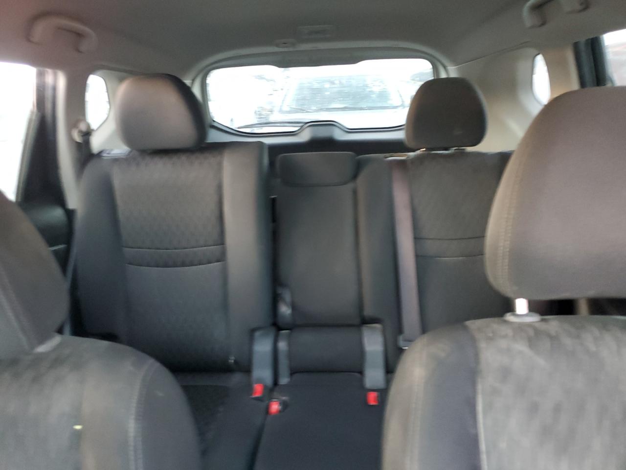 2018 Nissan Rogue - Image 10