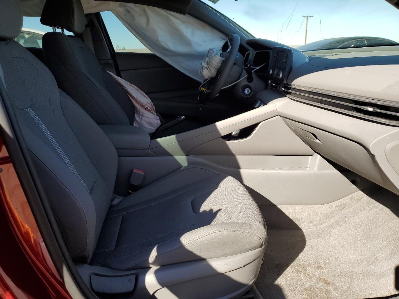 2024 Hyundai Elantra - Image 7