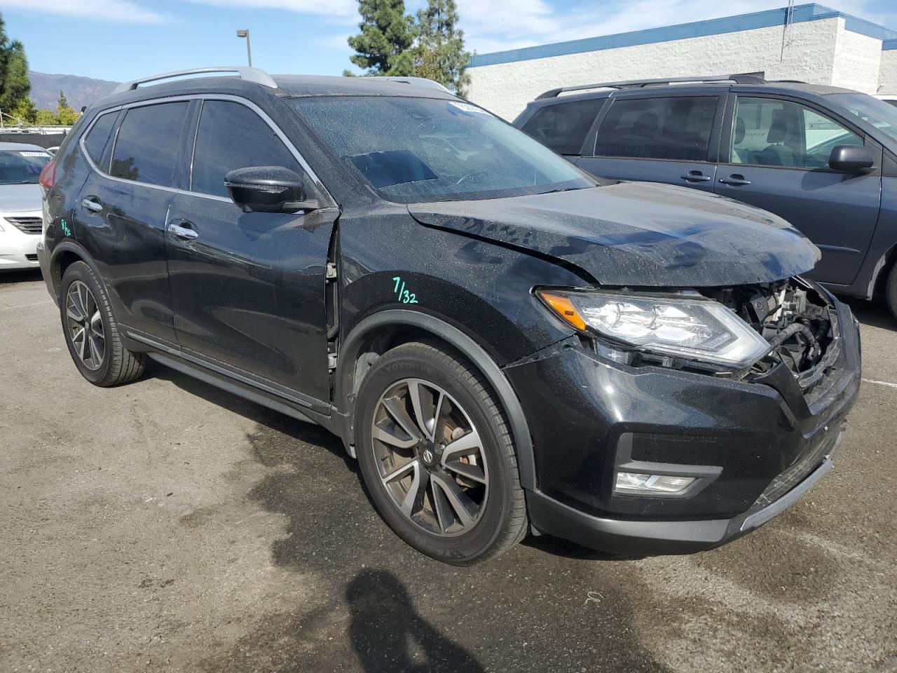2018 Nissan Rogue - Image 4