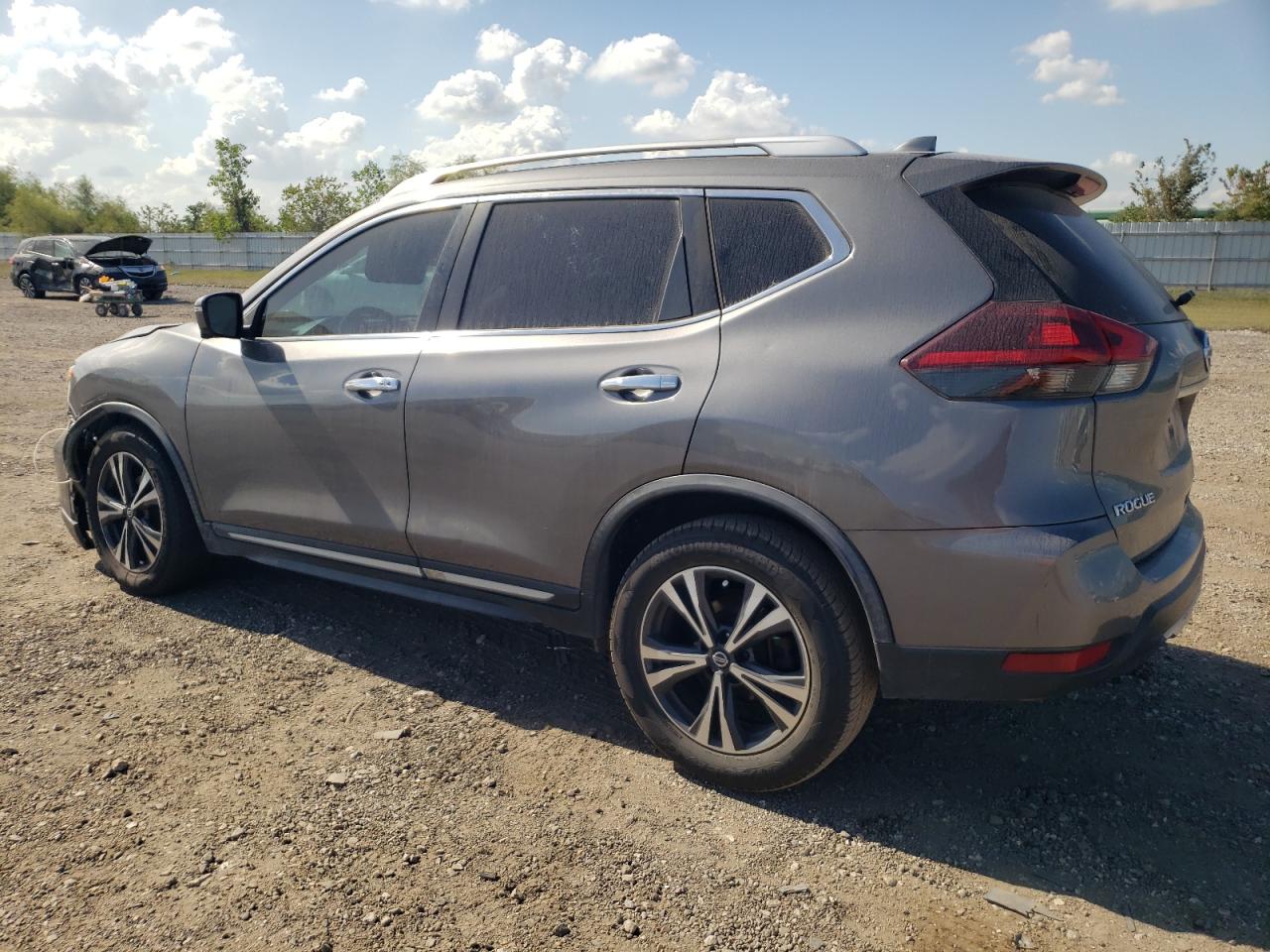 2018 Nissan Rogue - Image 2