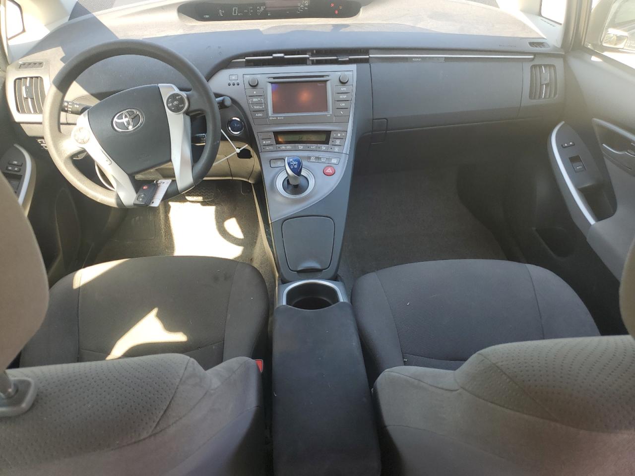 JTDKN3DU1F1879732 2015 Toyota Prius