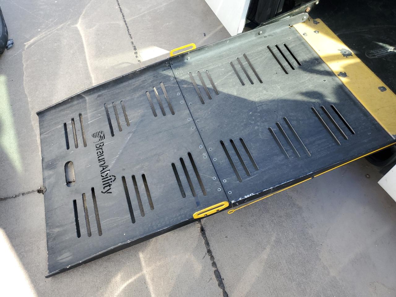2019 Dodge Caravan - Image 13