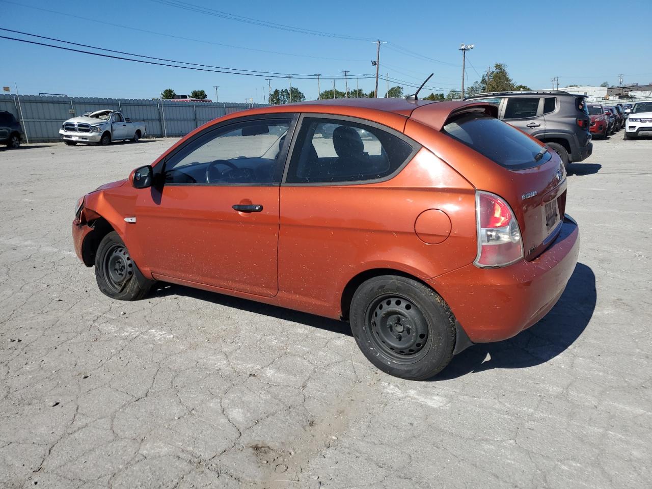 2010 Hyundai Accent - Image 2