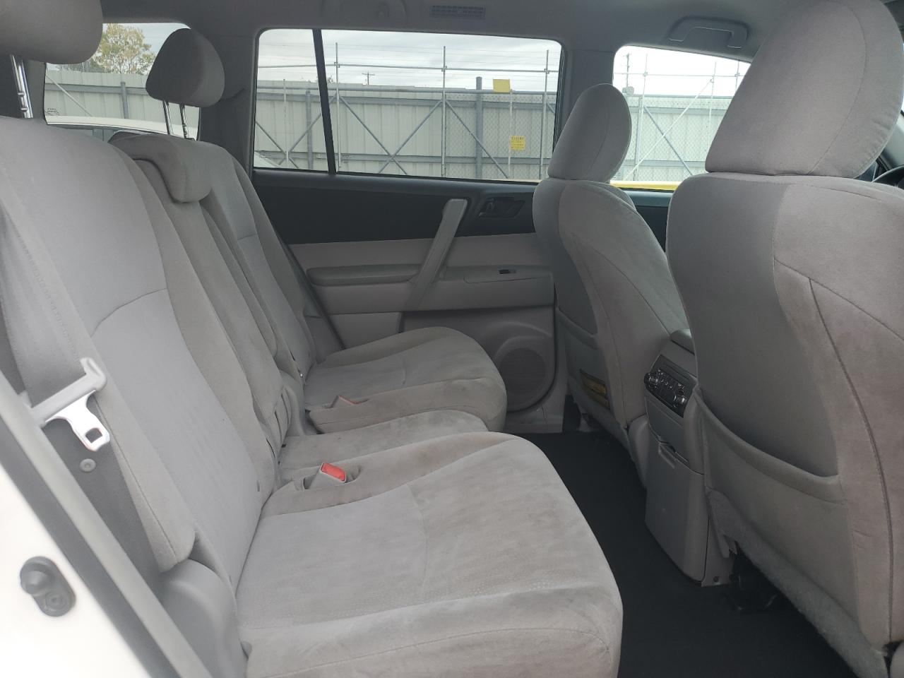 2011 Toyota Highlander - Image 11