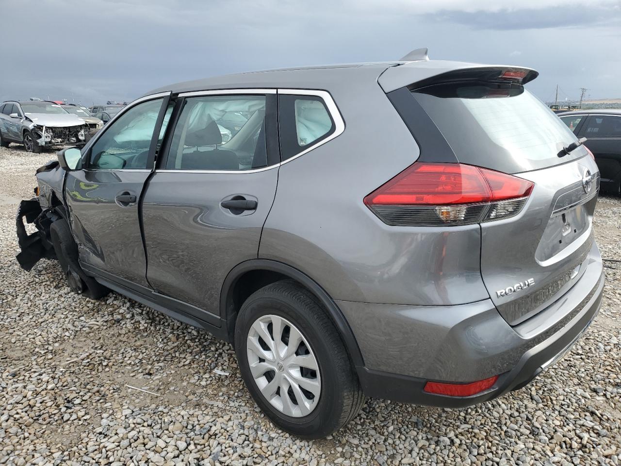 2017 Nissan Rogue - Image 2