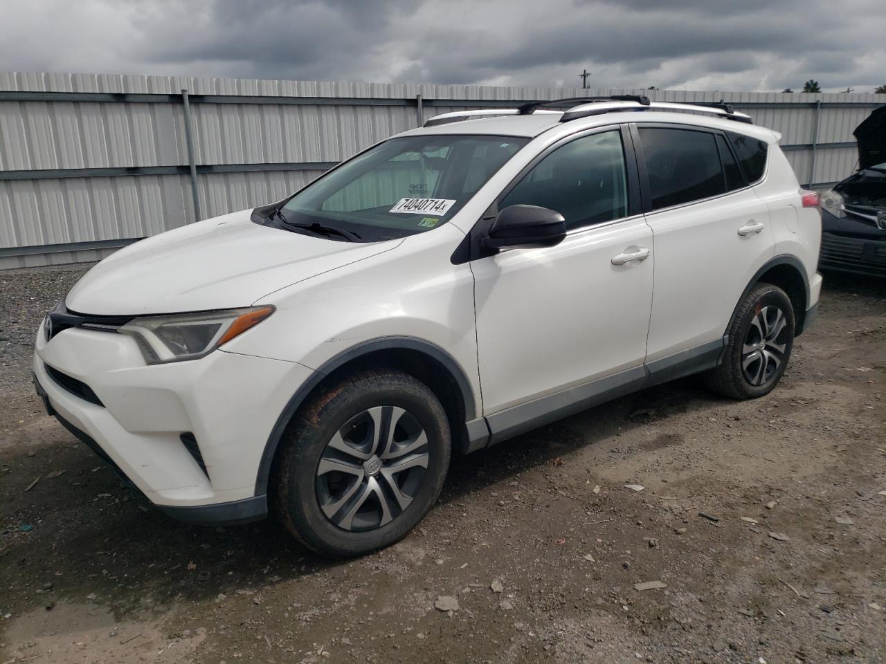 2T3BFREV7GW414947 2016 TOYOTA RAV 4 - Image 1