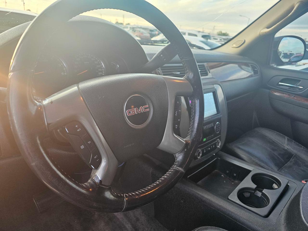 2011 GMC Yukon - Image 9