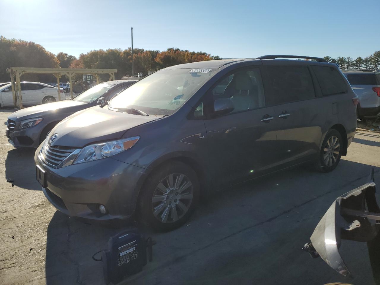 2016 Toyota Sienna - Image 1