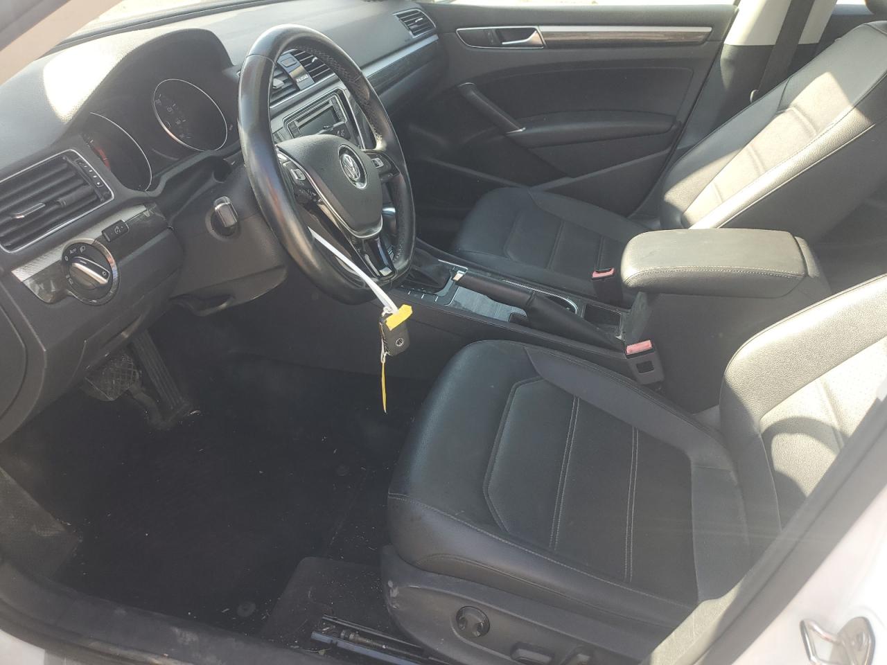 2018 Volkswagen Passat - Image 7