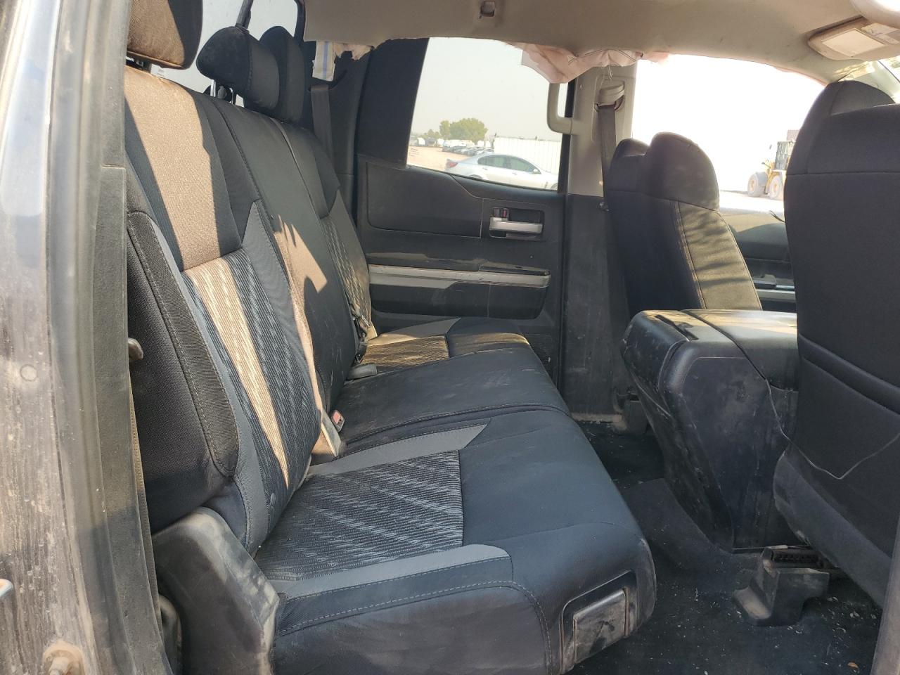 2018 Toyota Tundra - Image 10