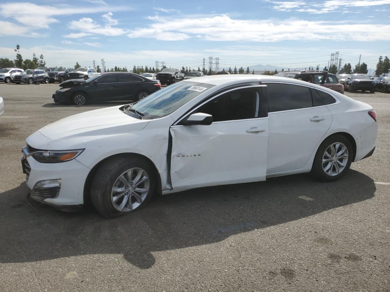 VIN 1G1ZD5ST0KF190679 2019 CHEVROLET MALIBU no.1