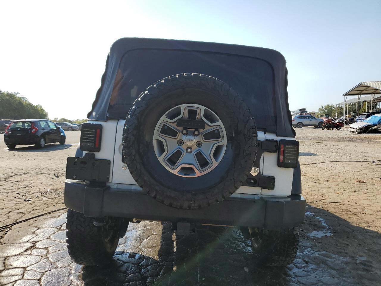 2015 Jeep Wrangler Unlimited Sport VIN: 1C4BJWDG1FL504306 Lot: 75638734