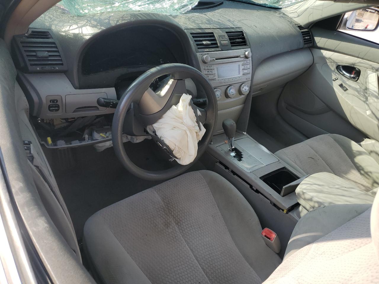 2010 Toyota Camry - Image 8