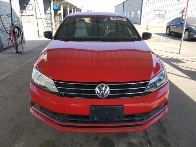  VOLKSWAGEN JETTA 2016 Красный