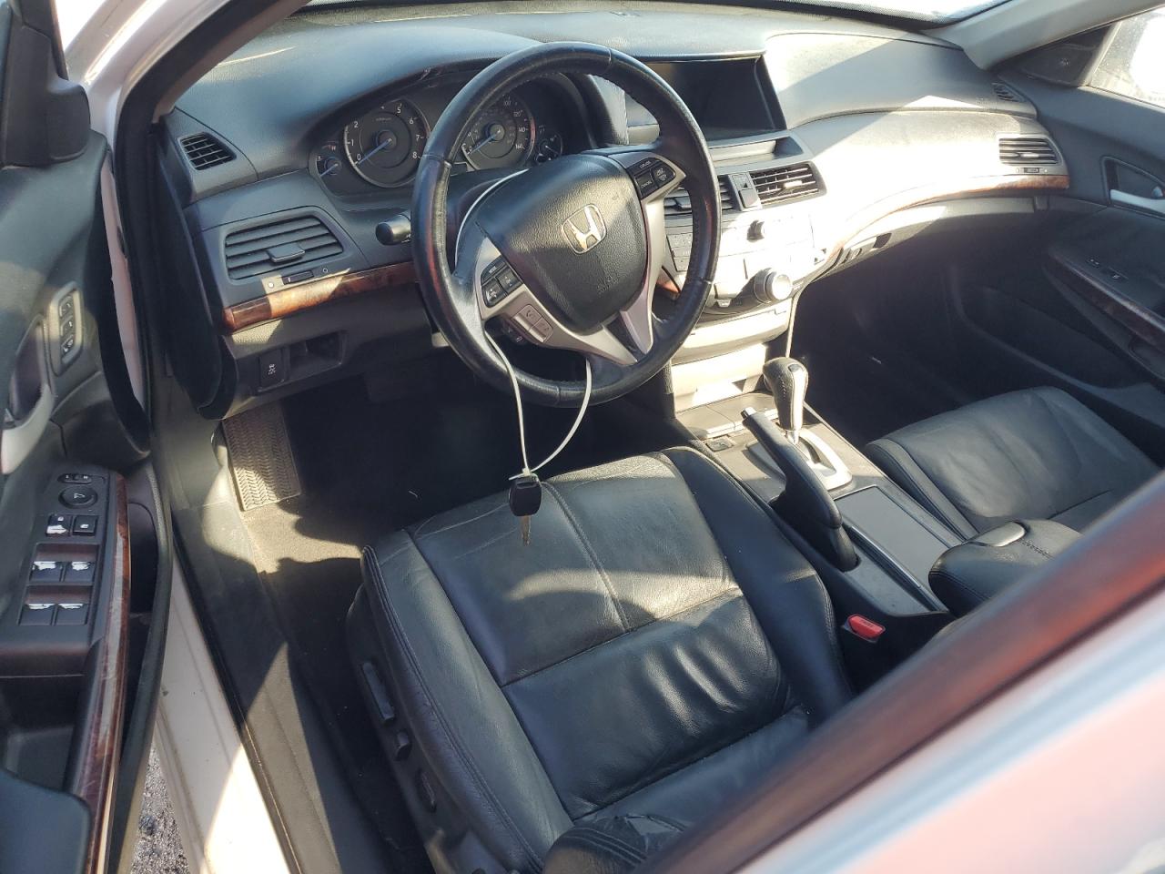 2010 Honda Accord - Image 8