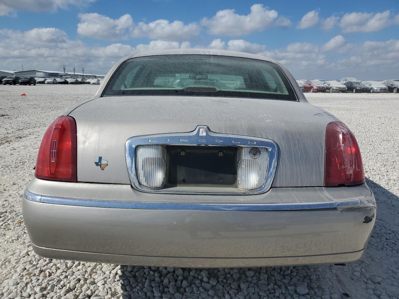 2002 Lincoln Town Car Executive VIN: 1LNHM81W02Y605550 Lot: 77754154