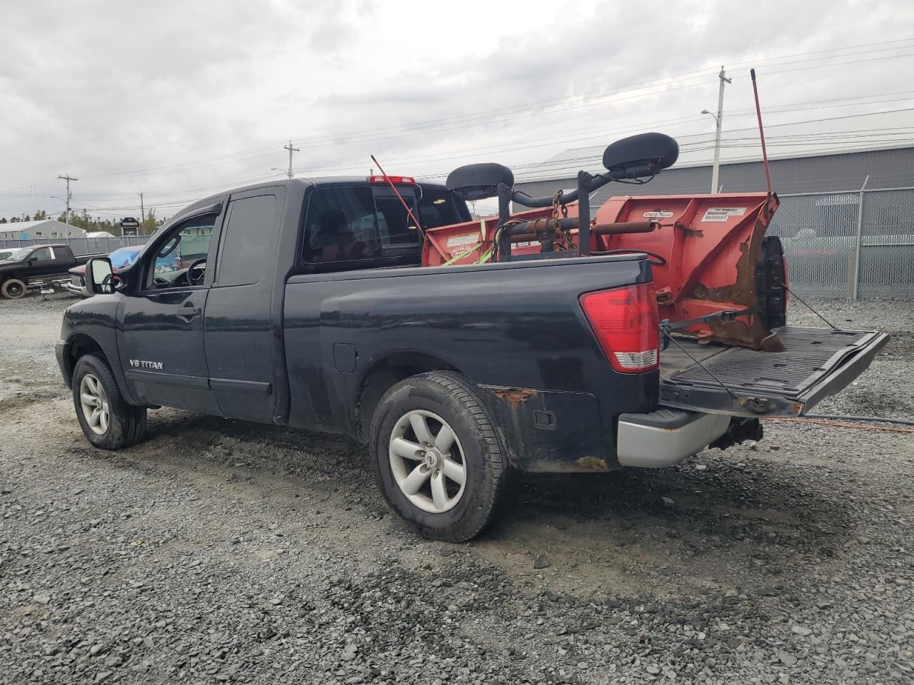 2011 Nissan Titan - Image 2