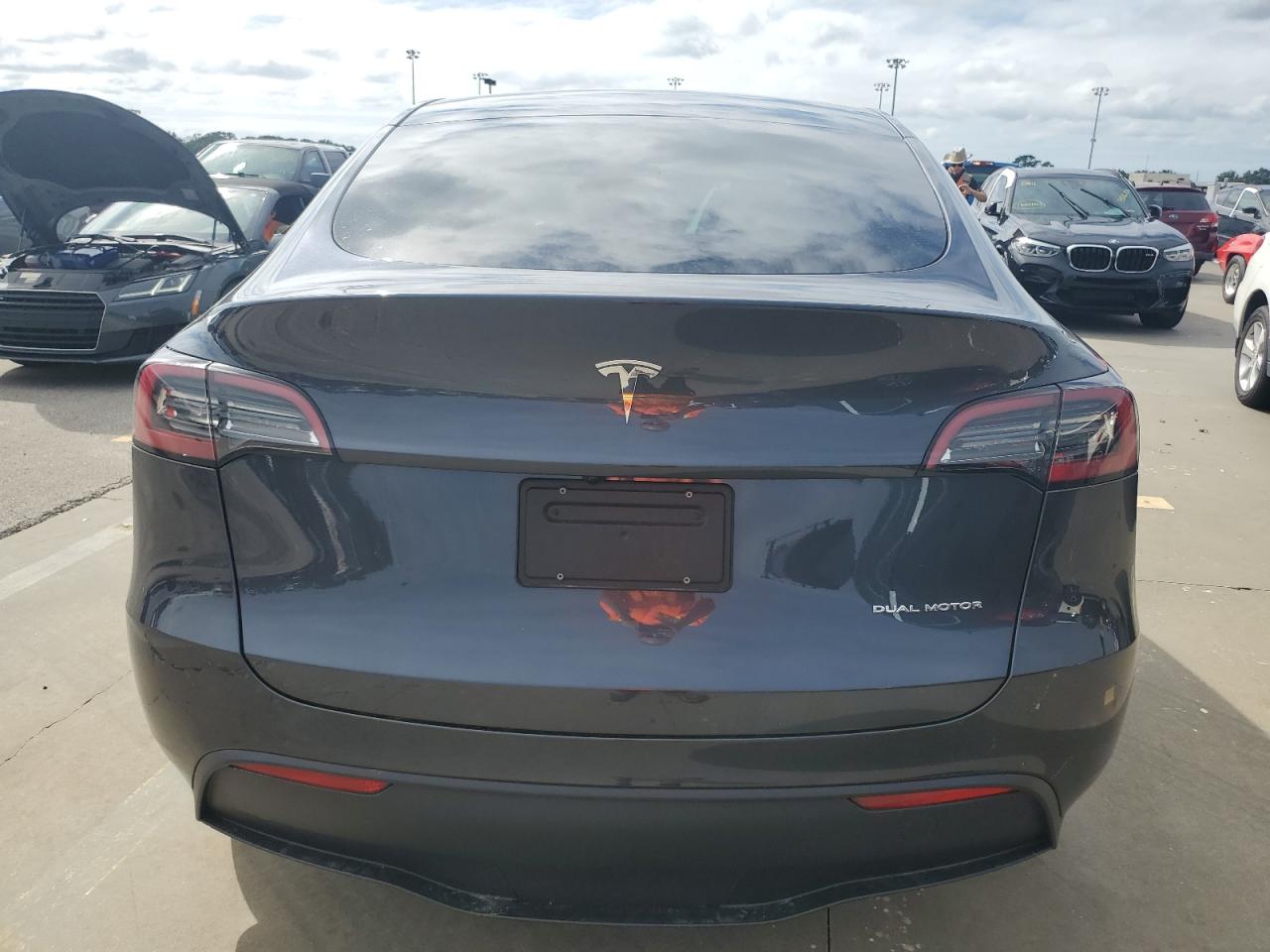 2024 Tesla Model Y VIN: 7SAYGDEE4RA234411 Lot: 73919094