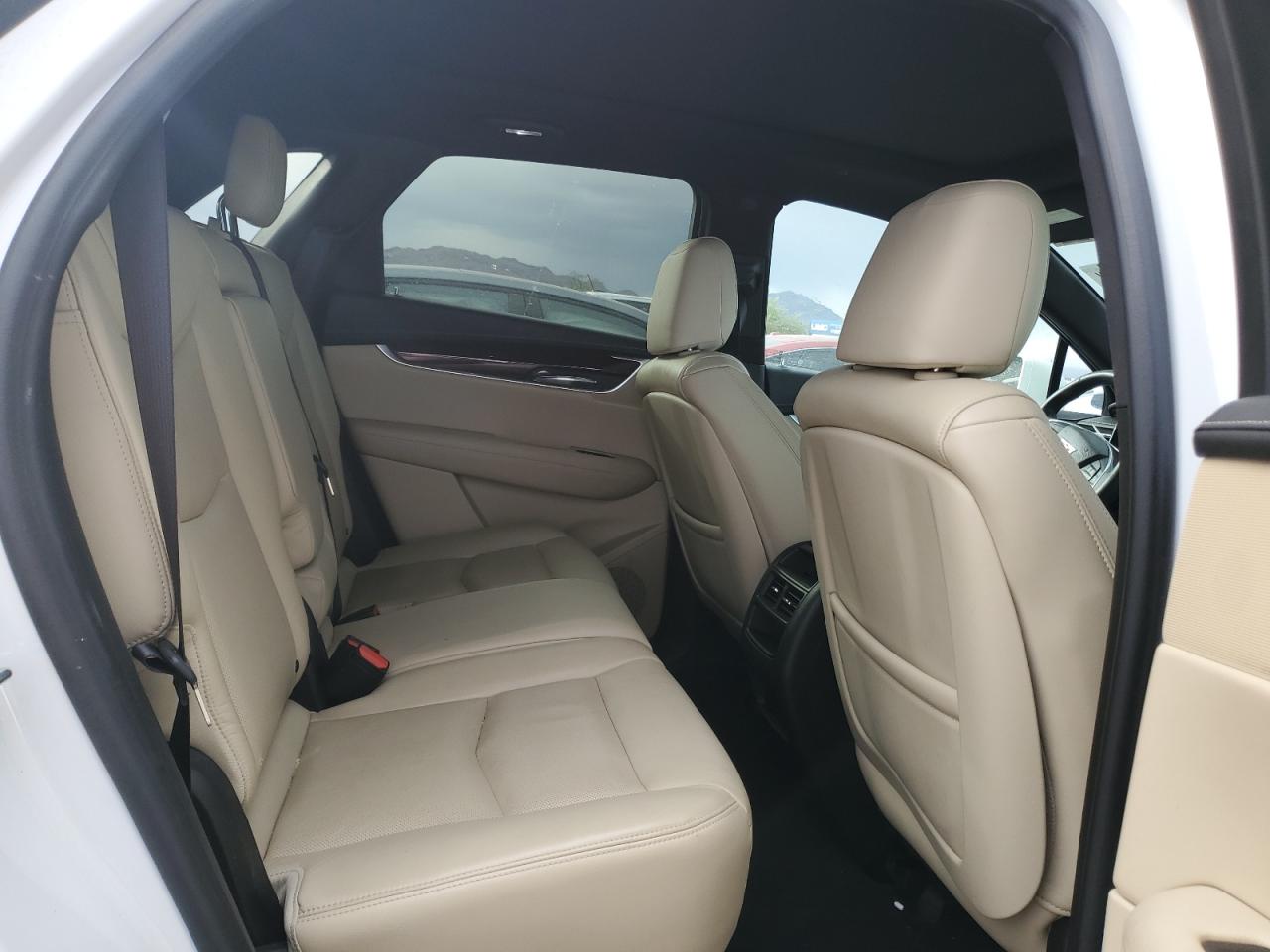 1GYKNERS1HZ110939 2017 Cadillac Xt5 Premium Luxury