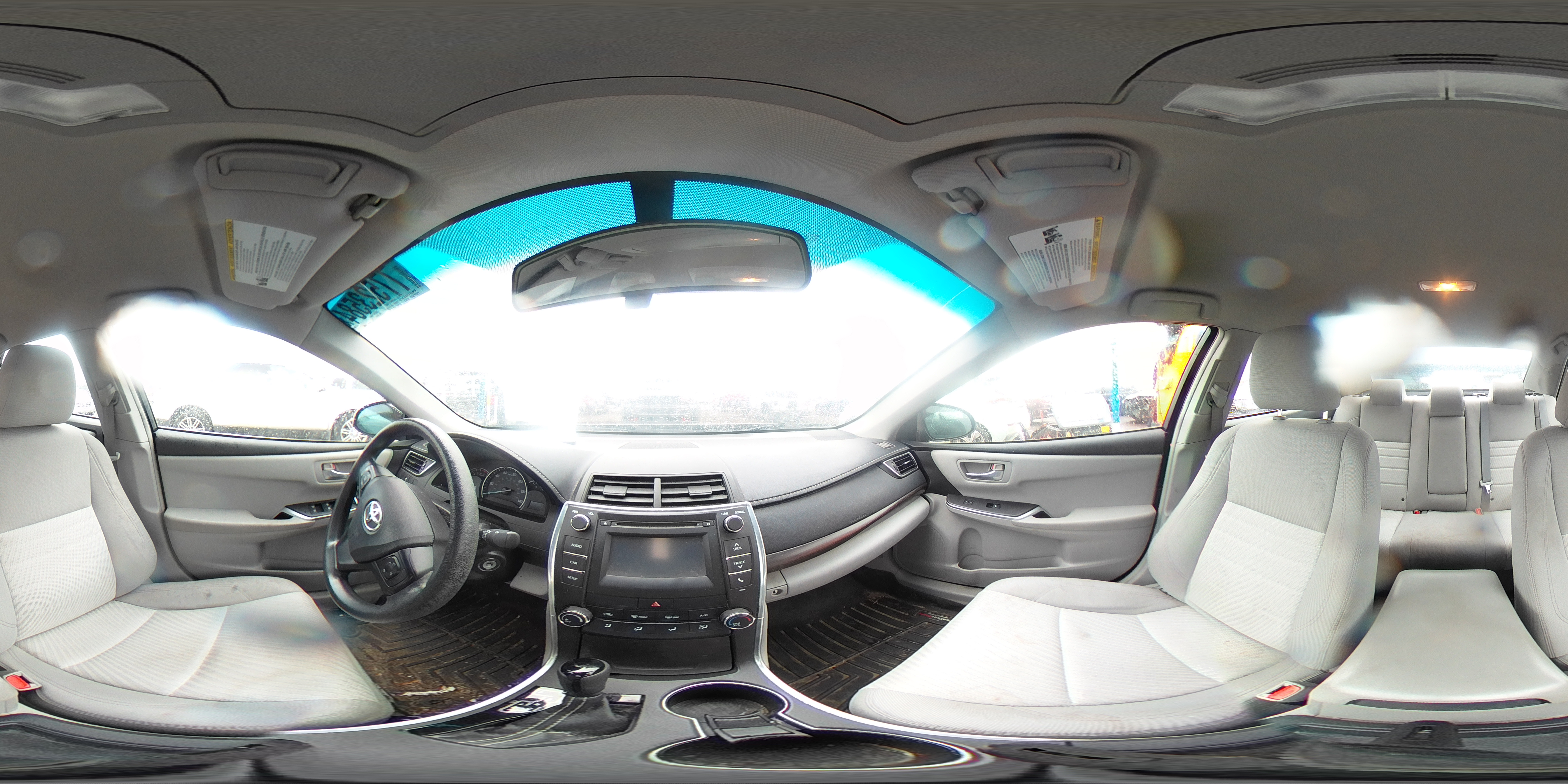 2015 Toyota Camry - Image 13