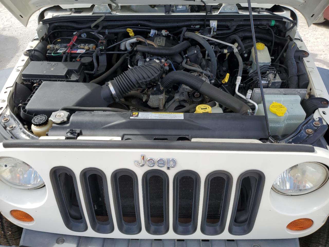2007 Jeep Wrangler - Image 11