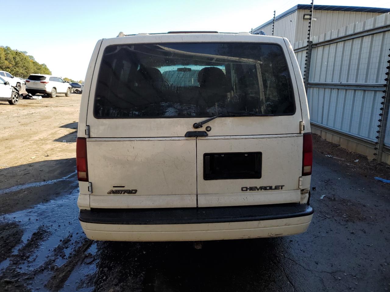 2000 Chevrolet Astro VIN: 1GNDM19W8YB158337 Lot: 77418574