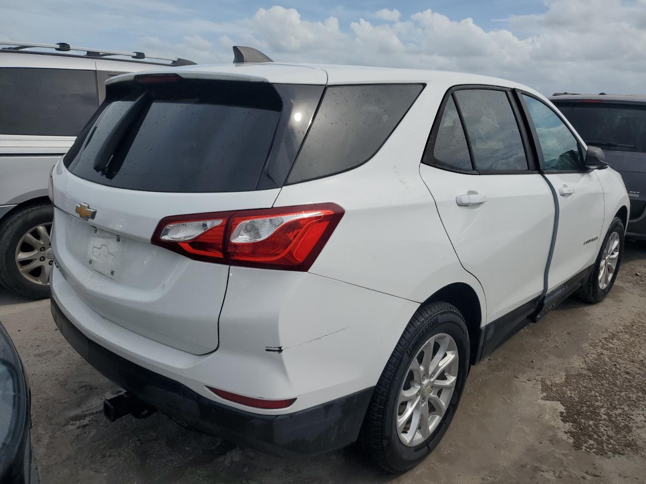 2020 Chevrolet Equinox - Image 3