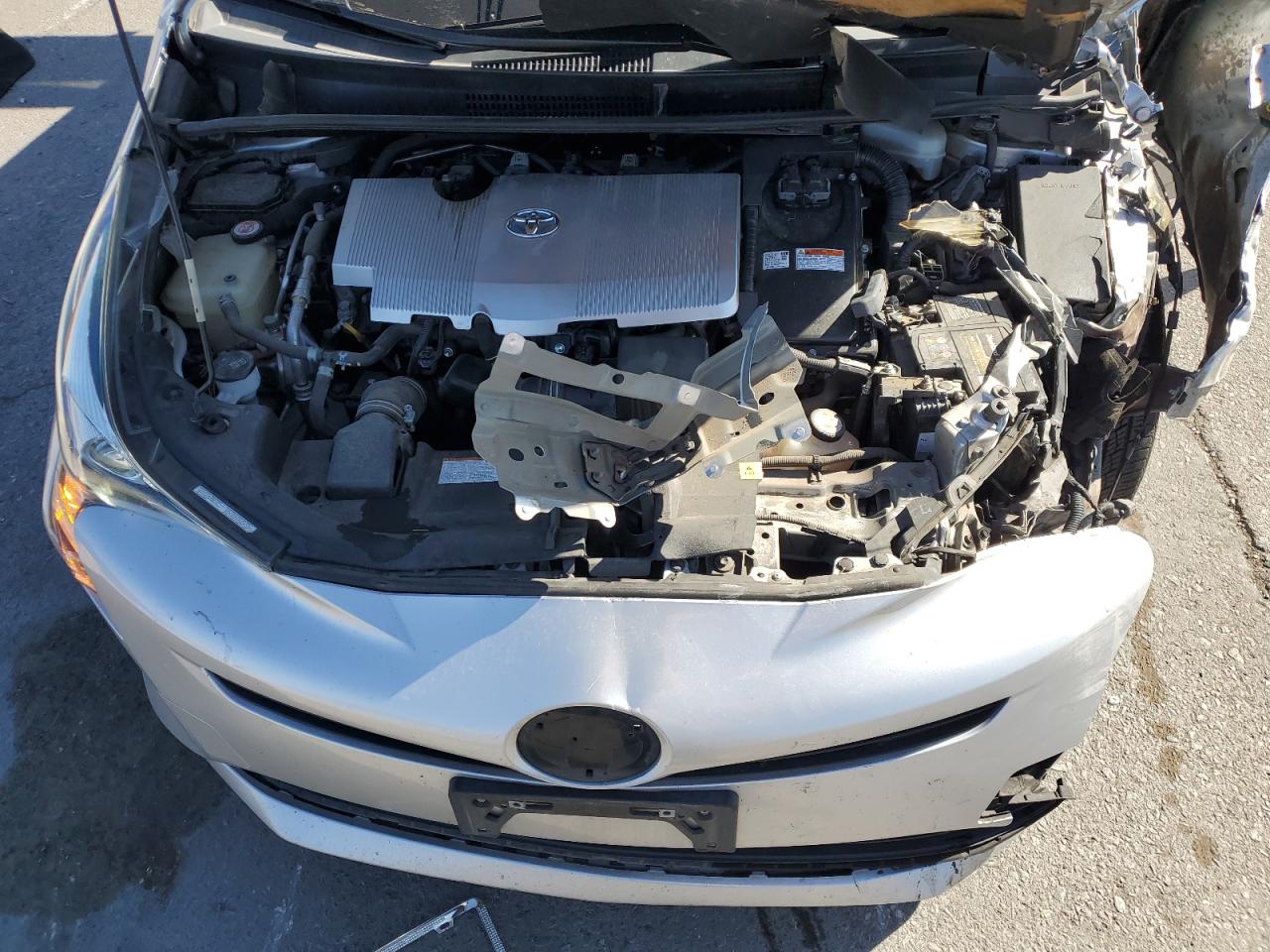 2016 Toyota Prius - Image 12